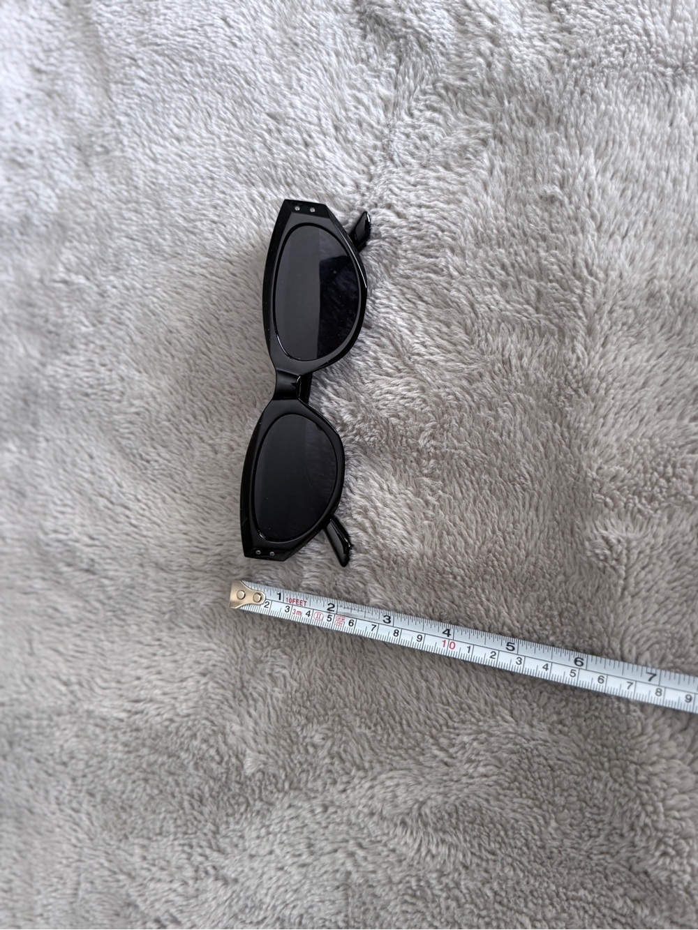 Black Cat-Eye Sunglasses - Classic Women's Shades - Picture 4 of 4